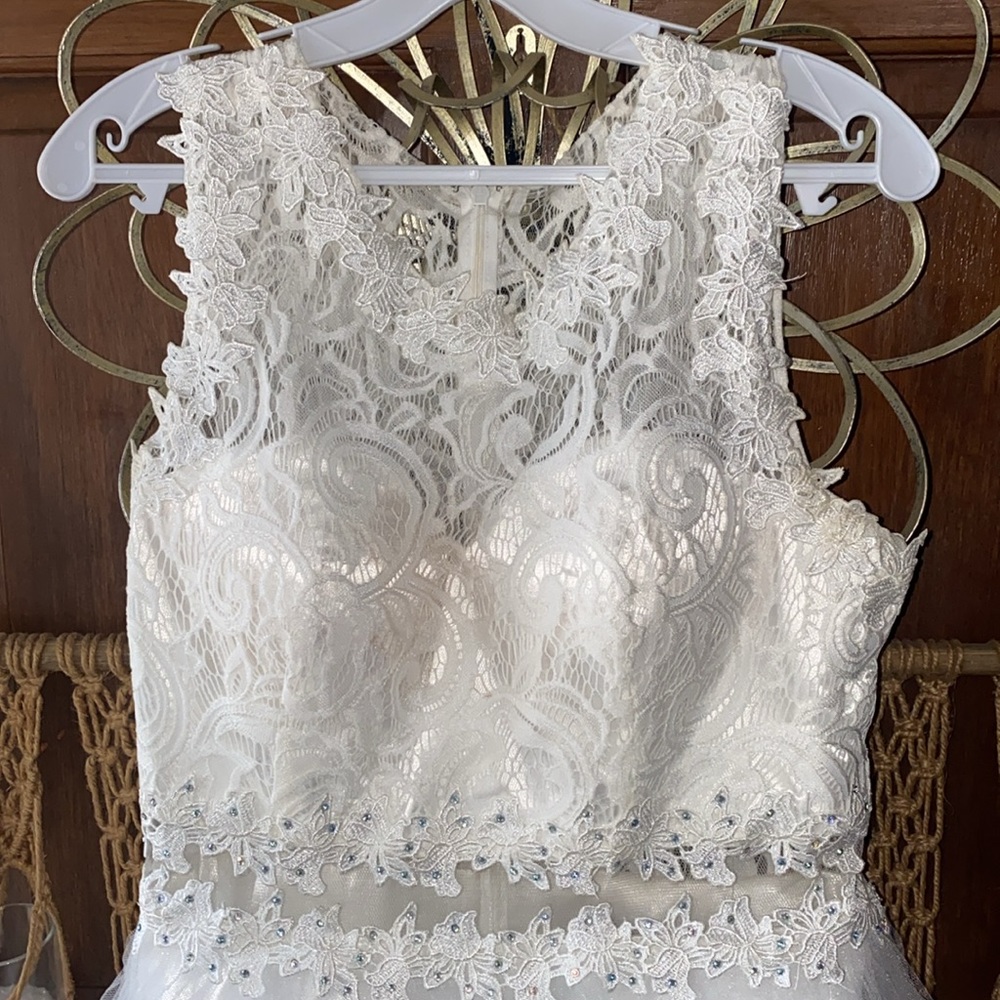 Dress - Picture 2 of 8